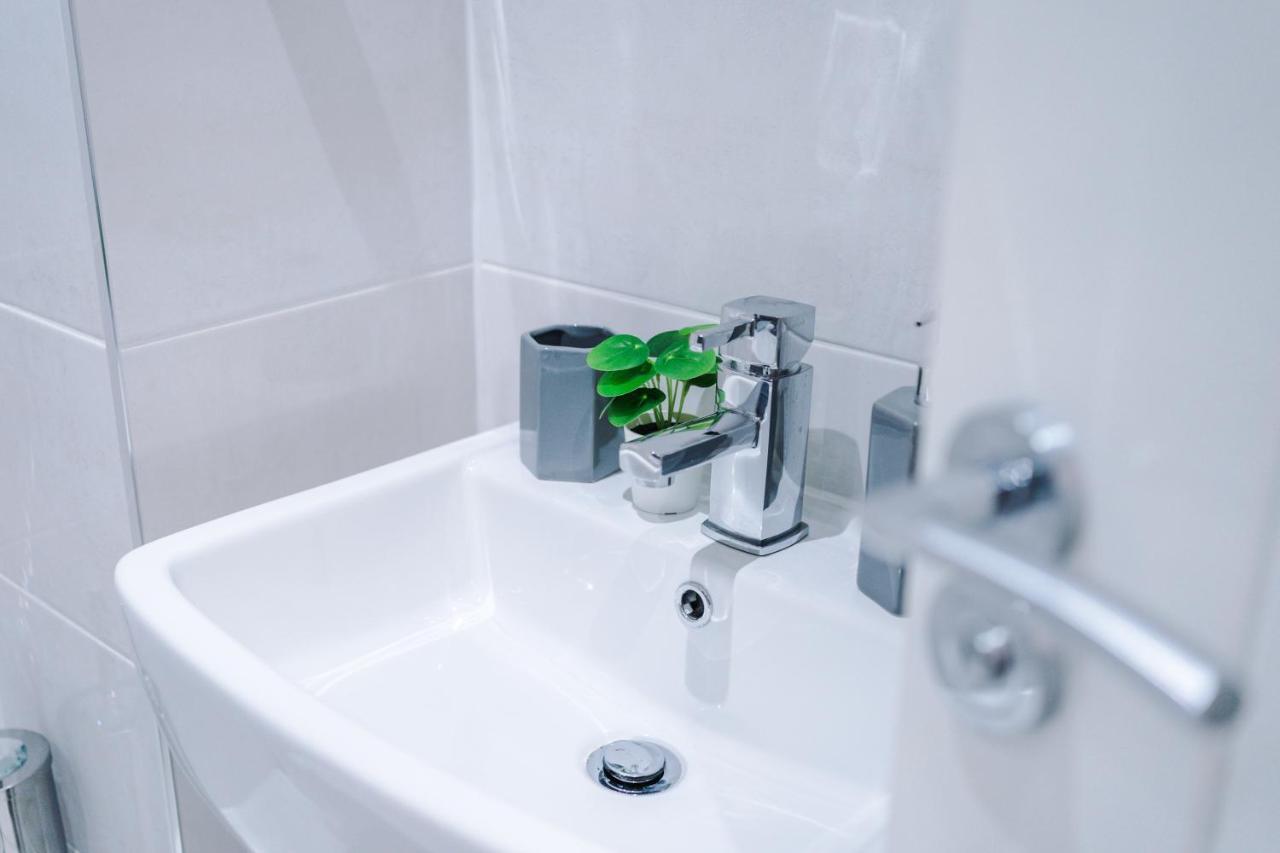 ✰Onpoint - Modern 2 Bed Apartment Close To Centre✰ Leeds  Eksteriør bilde